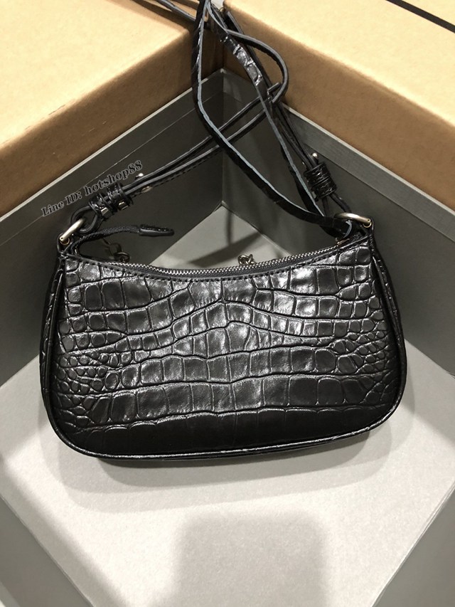 Balenciaga專櫃爆款機車包系列迷你鱷魚紋黑色帶鑽扣肩背女包 巴黎世家Le Cagole半月牙腋下包餃子包 fyj1947